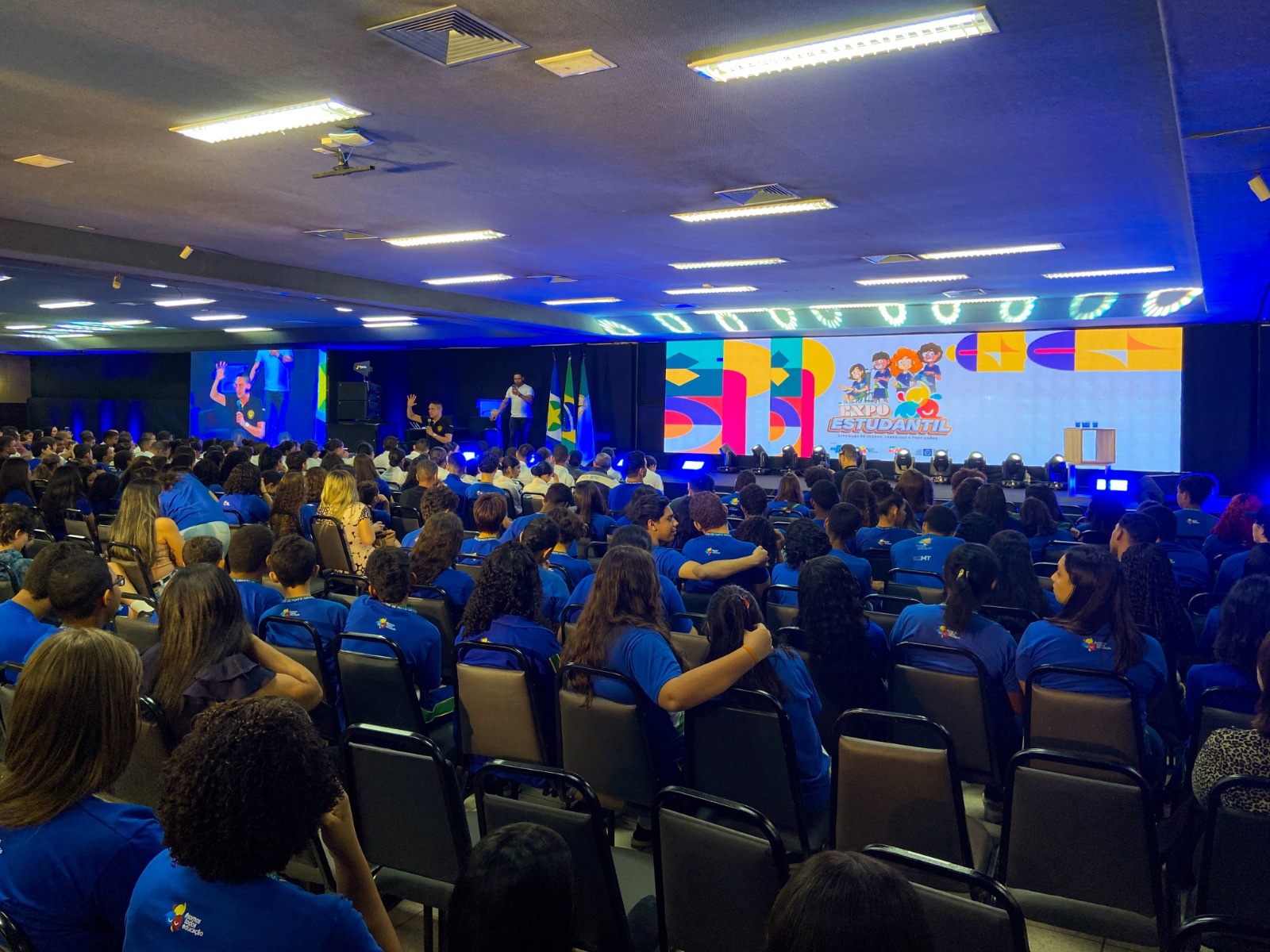 Expo Estudantil 2024 reúne mais de mil estudantes em busca de orientação para futuro profissional